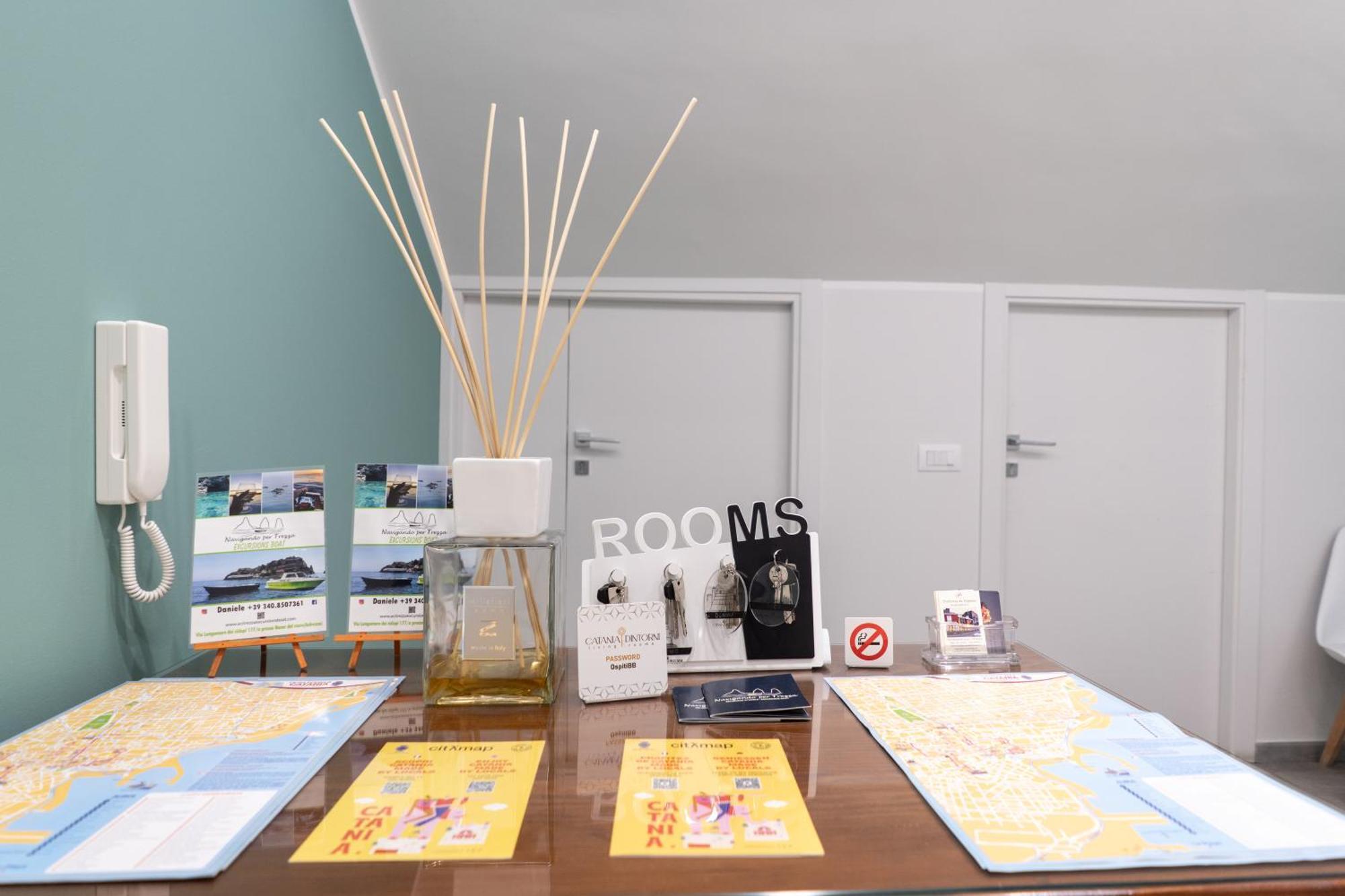 Catania E Dintorni Living Rooms Εξωτερικό φωτογραφία